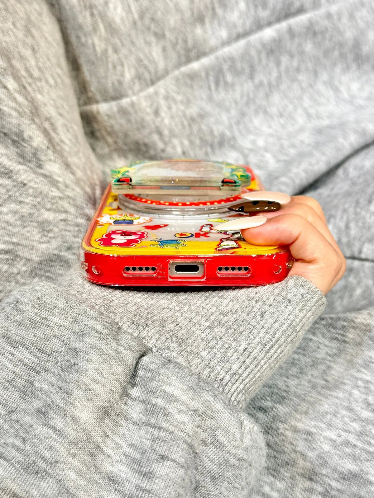 Woody Jessie Buzz Case - Lotso teddybeer, OK Tekst Rood Geel Achtergrond
