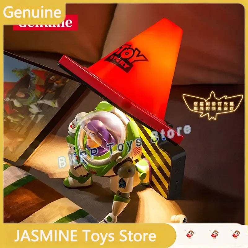 Veilleuse Buzz l'Éclair - Figurine Cône Routier avec Boîte "You've Got a Friend in Me"