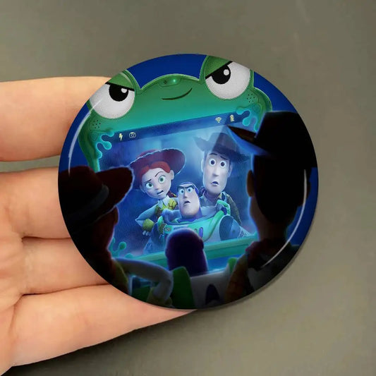 Toy Story 5 Soft Badge – Seerosenblatt-Nacht-Spannungsbildschirm