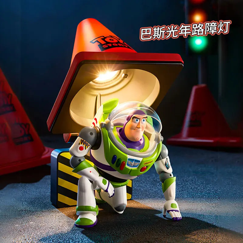 Veilleuse Buzz l'Éclair - Figurine Cône Routier avec Boîte "You've Got a Friend in Me"