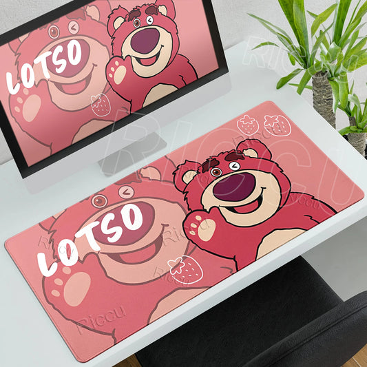 Tapis de Souris Lotso - Gros plan souriant, fond corail