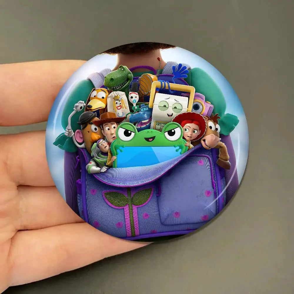 Toy Story 5 Soft Badge – Rucksack voller Spielzeuge