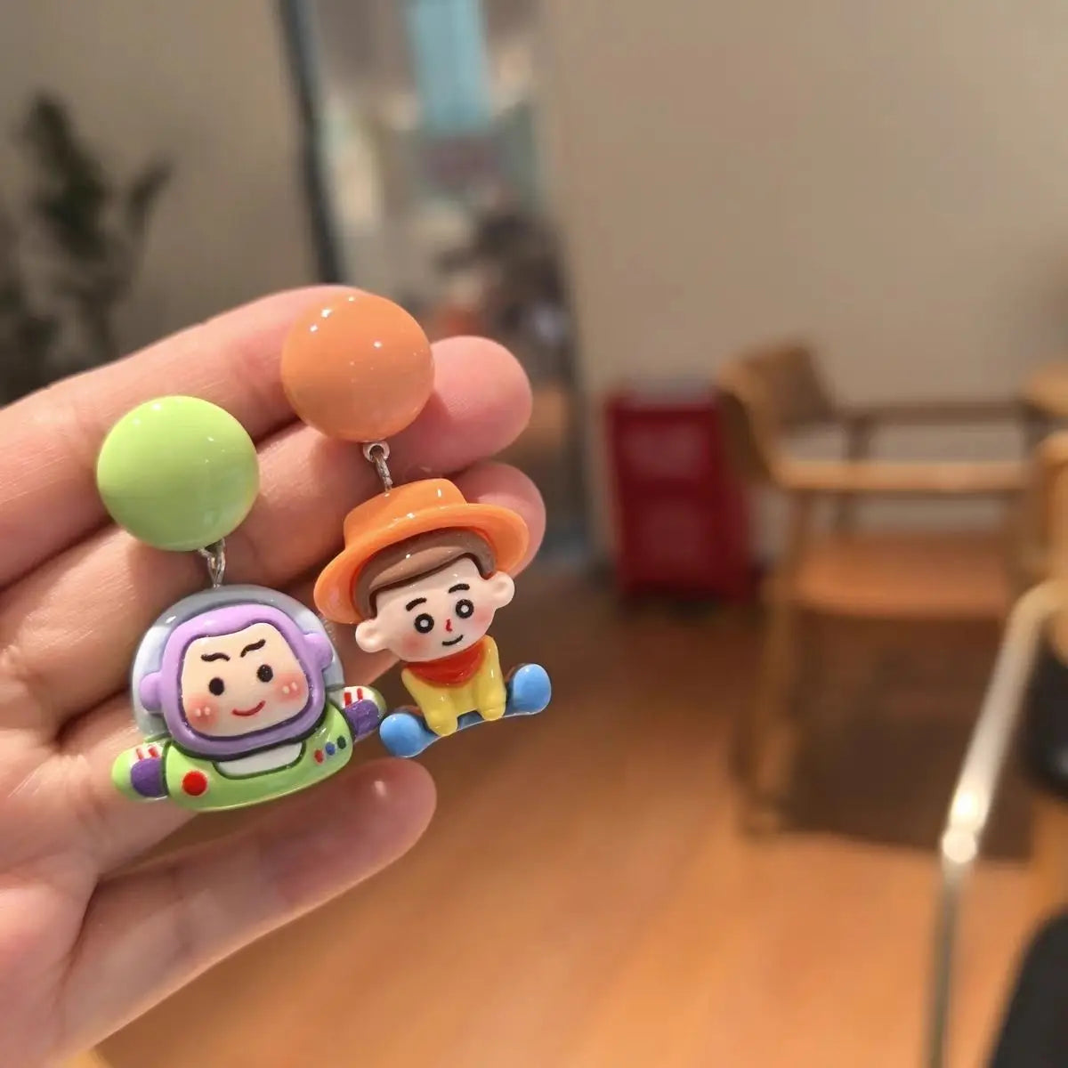 Pendientes Woody y Buzz Lightyear - Clips Asimétricos, Bustos Miniatura