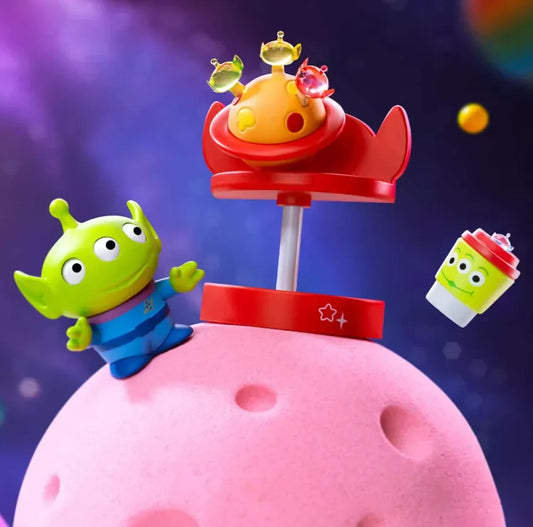 Figurine Alien - Balade en Soucoupe sur la Lune Rose