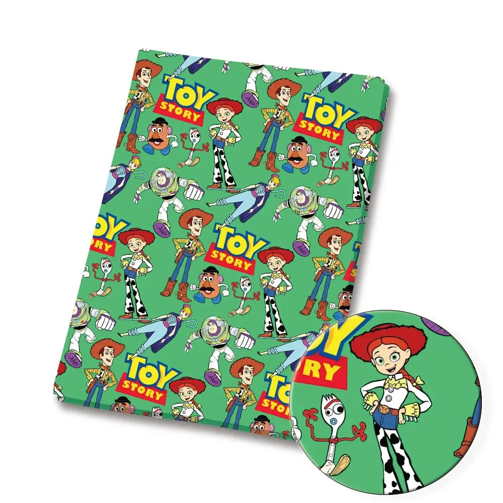 Tela Woody, Jessie y Buzz - Estampado Toy Story Fondo Verde