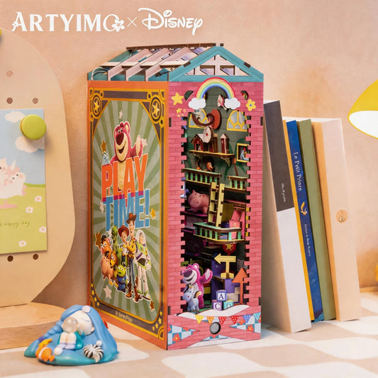 Toy Story Metal 3D-Puzzle – Lotso "Play Time" Buchstützen, vollständige Gruppenillustration