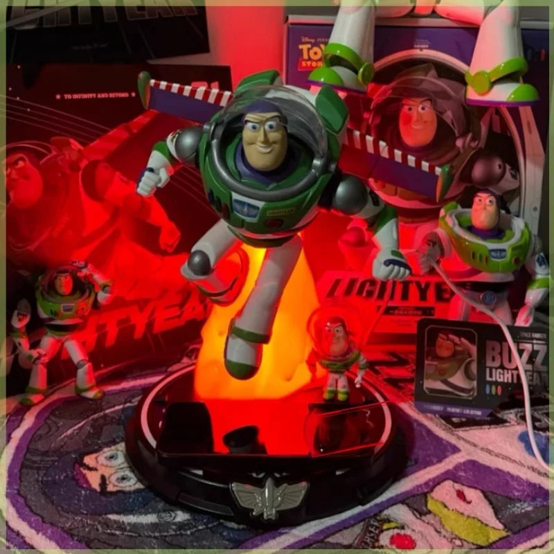 Buzz Lightyear-Figur – 28 cm, gelenkig mit kabellosem Ladegerät, Sammlerdisplay